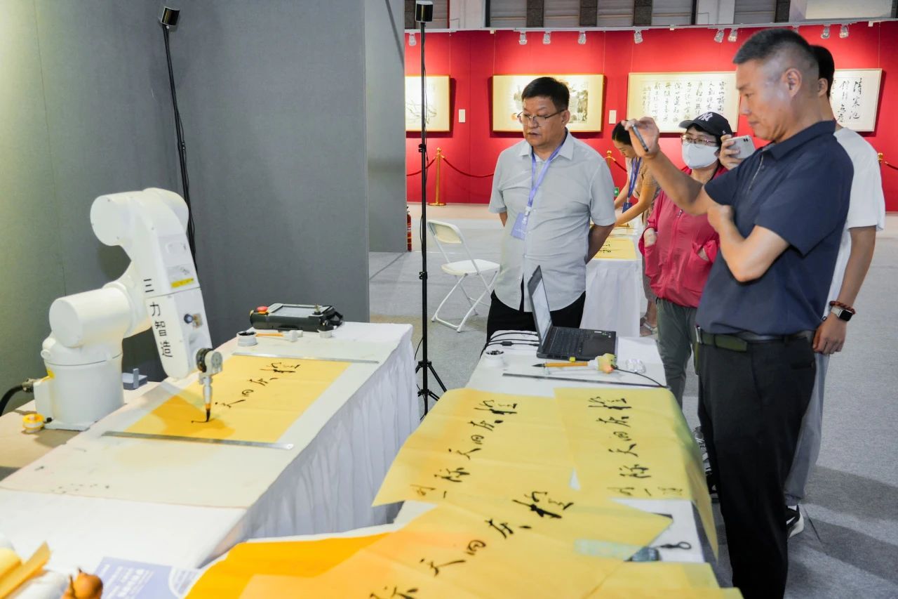 近4000件艺术精品云集，2025包头艺博会隆重启幕